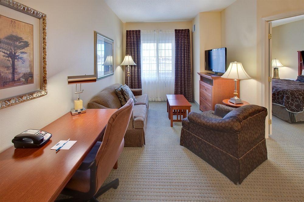 Staybridge Suites Fargo By Ihg Exterior foto